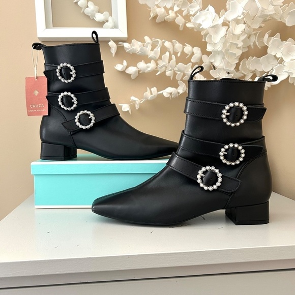 NWT CRUZA Black Leather Pearl Embellished Ankle Booties Made in Portugal Size7.5 - Picture 16 of 16